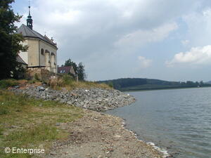Kostel sv. Jana Nepomuckého (Karlovec)