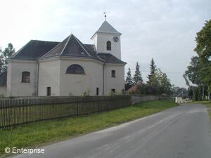 Farní kostel sv. Michaela s areálem