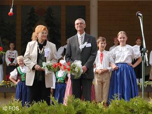Mezinárodní folklorní festival Písní a tancem