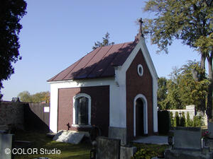 Kaple u kostela