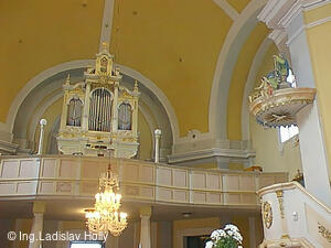 Bělotín, Farní kostel sv. Jiří