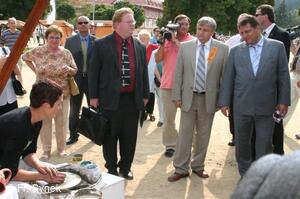 Mezinárodní folklorní festival Písní a tancem