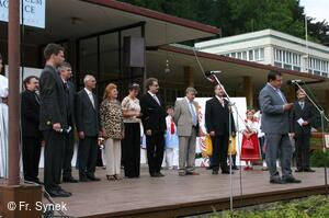 Mezinárodní folklorní festival Písní a tancem