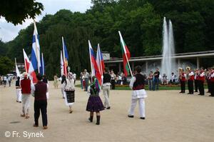 Mezinárodní folklorní festival Písní a tancem