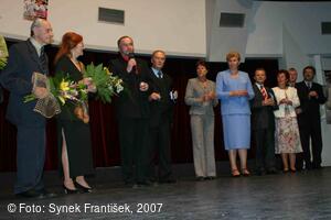 Mezinárodní folklorní festival Písní a tancem