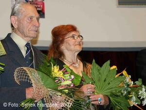 Mezinárodní folklorní festival Písní a tancem