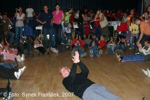 Mezinárodní folklorní festival Písní a tancem