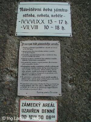 Tovačov, Zámek - gotická brána