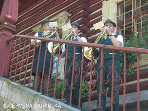 Setkání Jeníčků a Mařenek 2006 - trio lesních rohů Jana Šustra