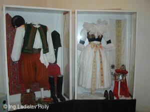 Tovačov, Zámek - interiér - národopisná expozice