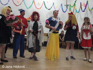 Obecní ples - hledá se královna