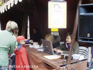 Perníkiáda 2009 - paní Želva, prezidentka Mezinárodního perníkijského výboru
