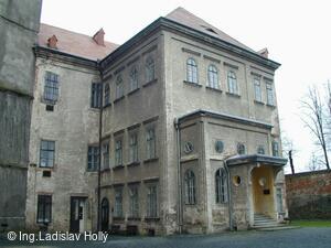 Tovačov, Zámek - vnitřní nádvoří