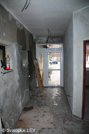 Přestavba fotbalových kabin