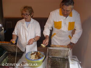 Medobraní s dětským dnem u Perníkové chaloupky 2011