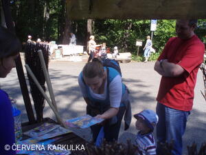 Medobraní s dětským dnem u Perníkové chaloupky 2011