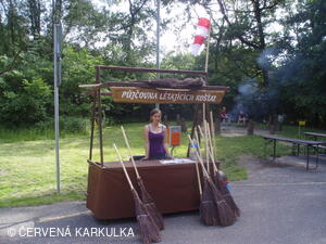 Medobraní s dětským dnem u Perníkové chaloupky 2011